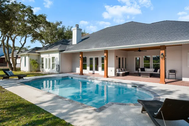$949,000 | 323 Olympic Drive, Rockport, TX 78382