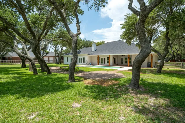 $949,000 | 323 Olympic Drive, Rockport, TX 78382