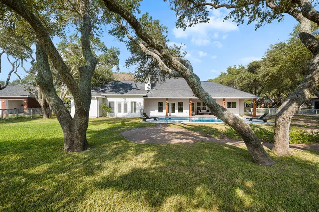 $949,000 | 323 Olympic Drive, Rockport, TX 78382