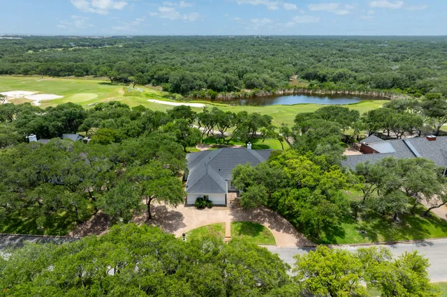 $949,000 | 323 Olympic Drive, Rockport, TX 78382
