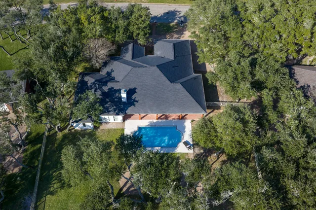 $949,000 | 323 Olympic Drive, Rockport, TX 78382