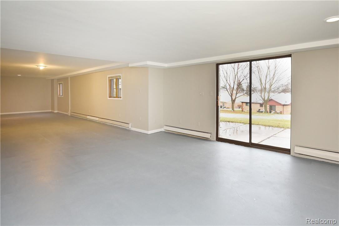 271 Stonetree Circle Rochester, MI 48309 - Photo 32 of 38 271 Stonetree Circle_32.JPG