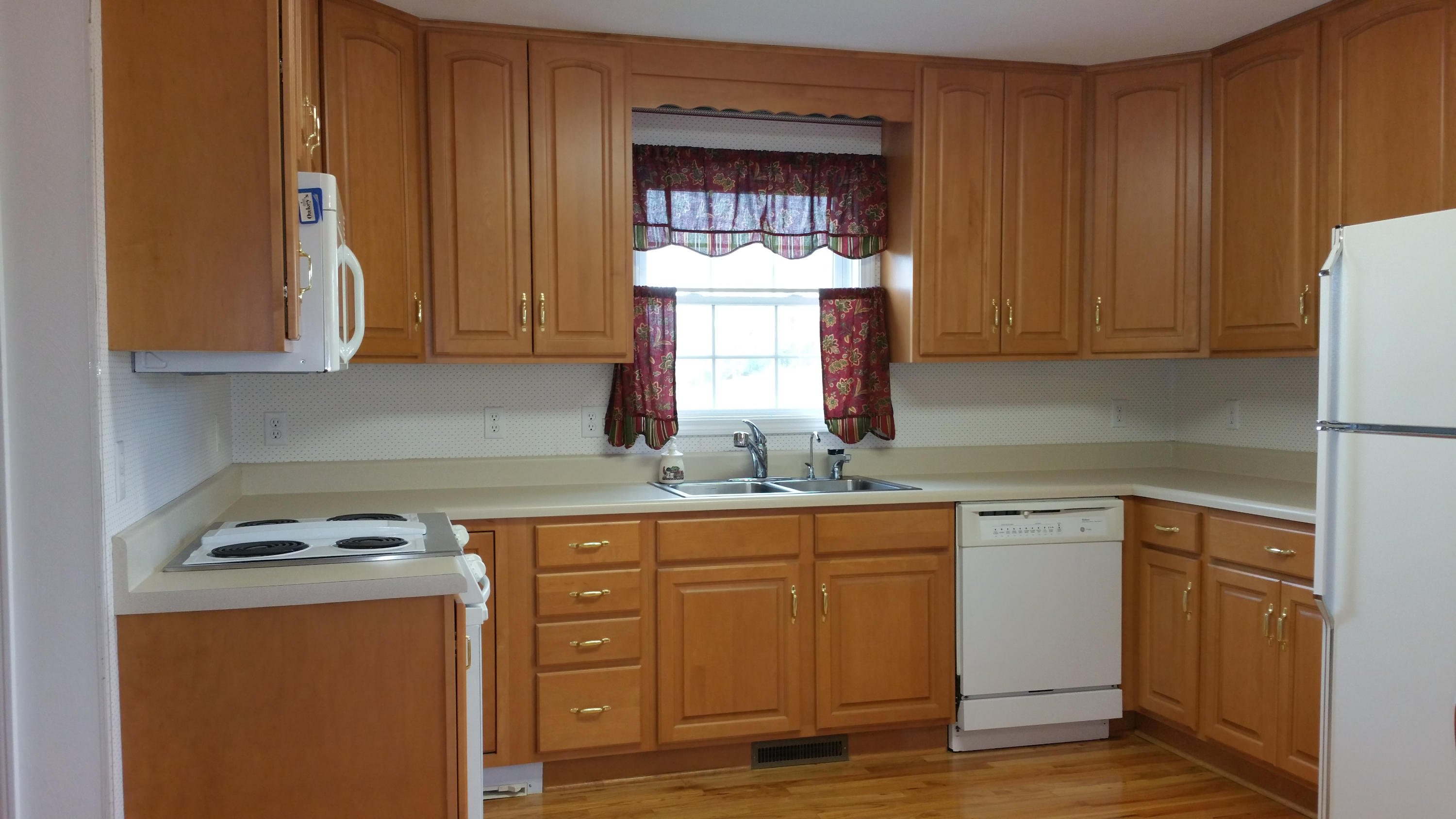 2598 Trinity Road Troutville, VA 24175 - Photo 16 of 55 Country kitchen