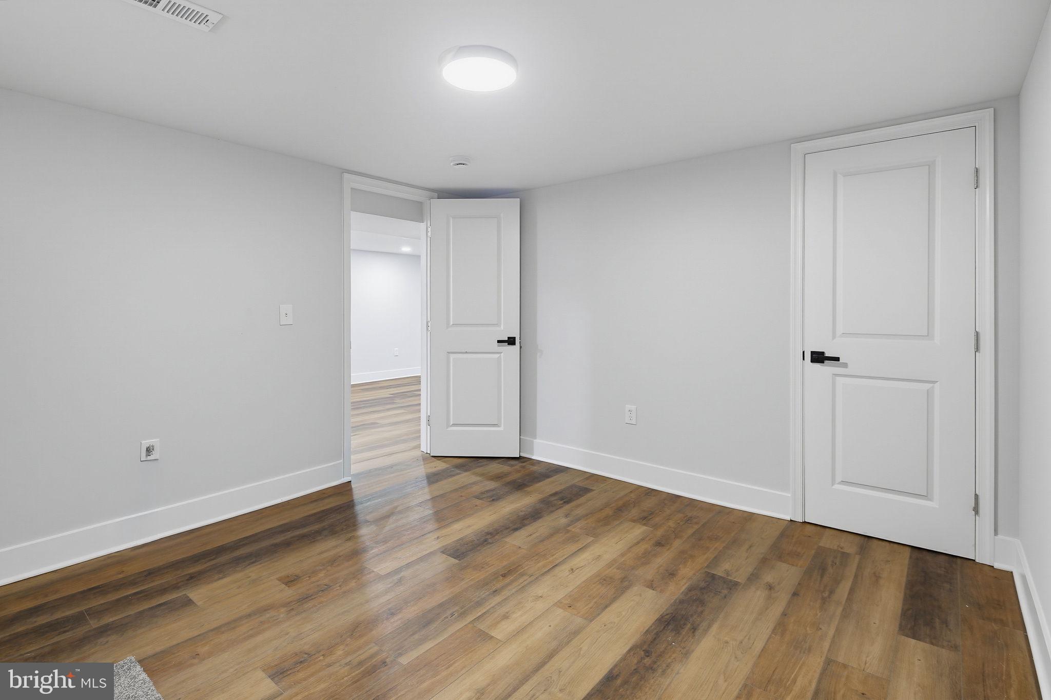 323 3rd Avenue Baltimore, MD 21227 - Photo 29 of 37