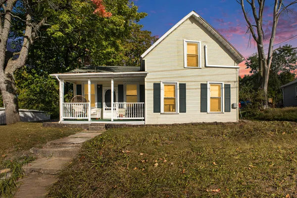 $164,000 | 501 South Oak Street, Buchanan, MI 49107