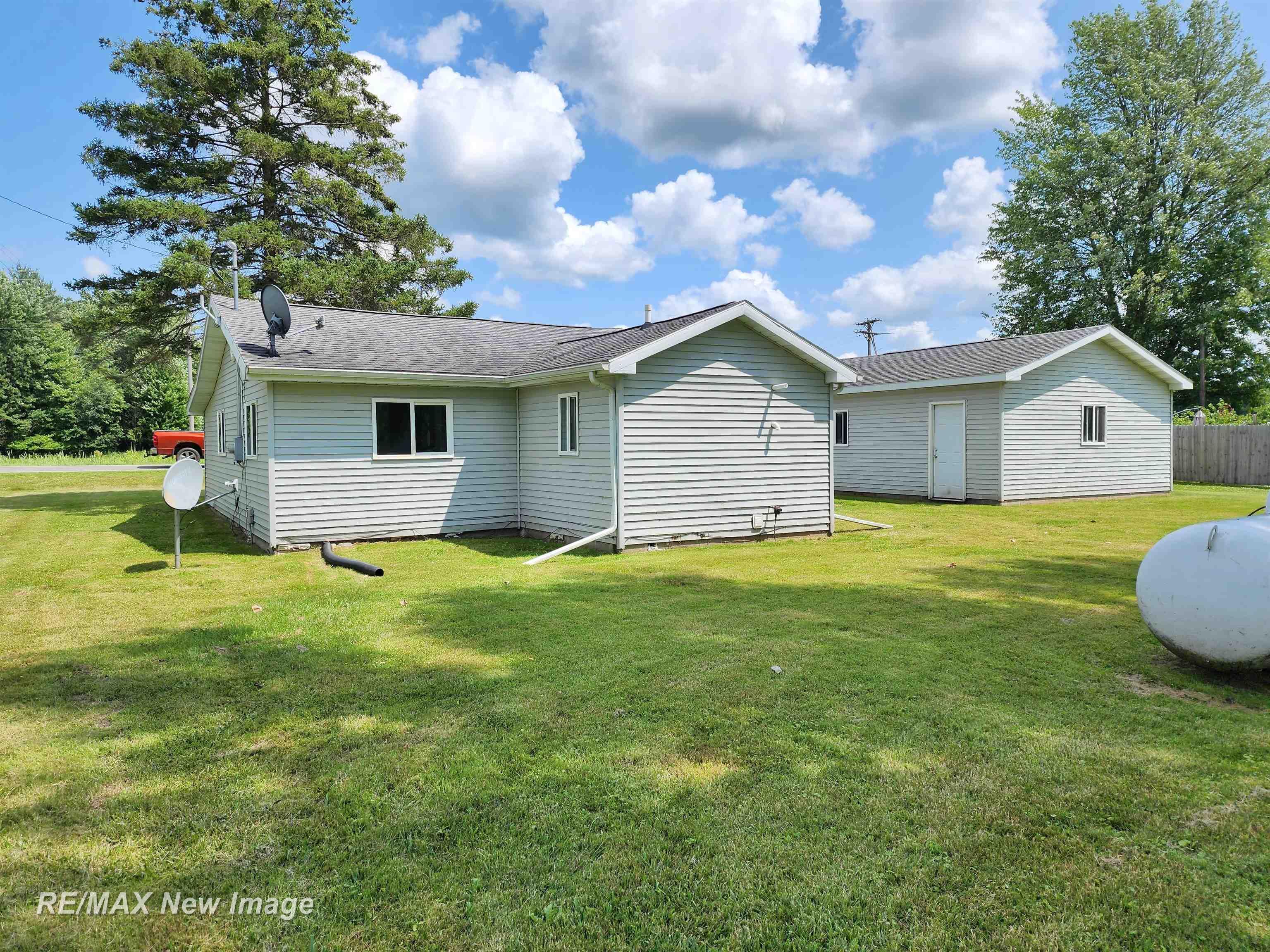4460 South Sasse Road Hemlock, MI 48626 - Photo 16 of 22
