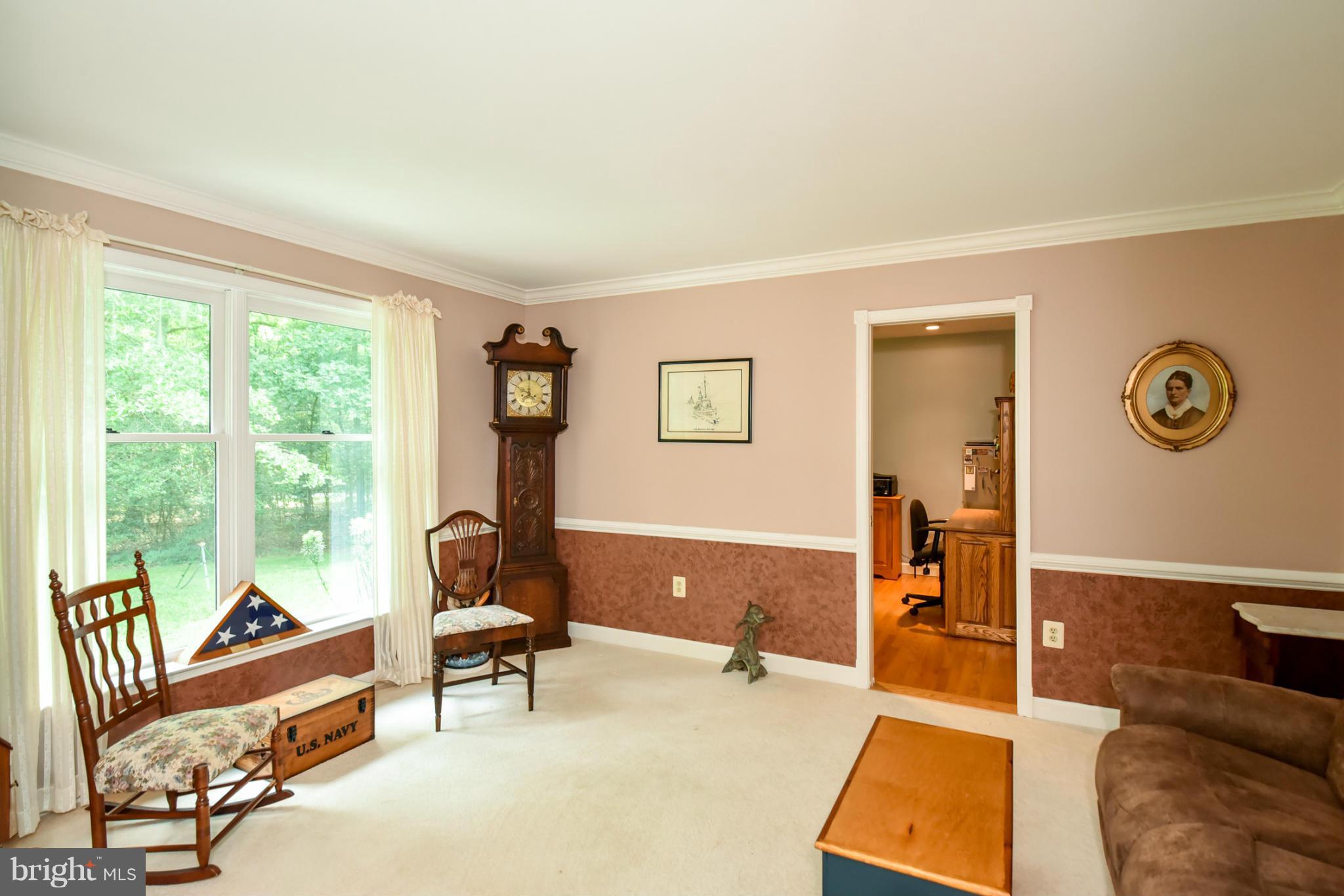 9885 Lomax Road Faulkner, MD 20632 - Photo 21 of 30 Living Room