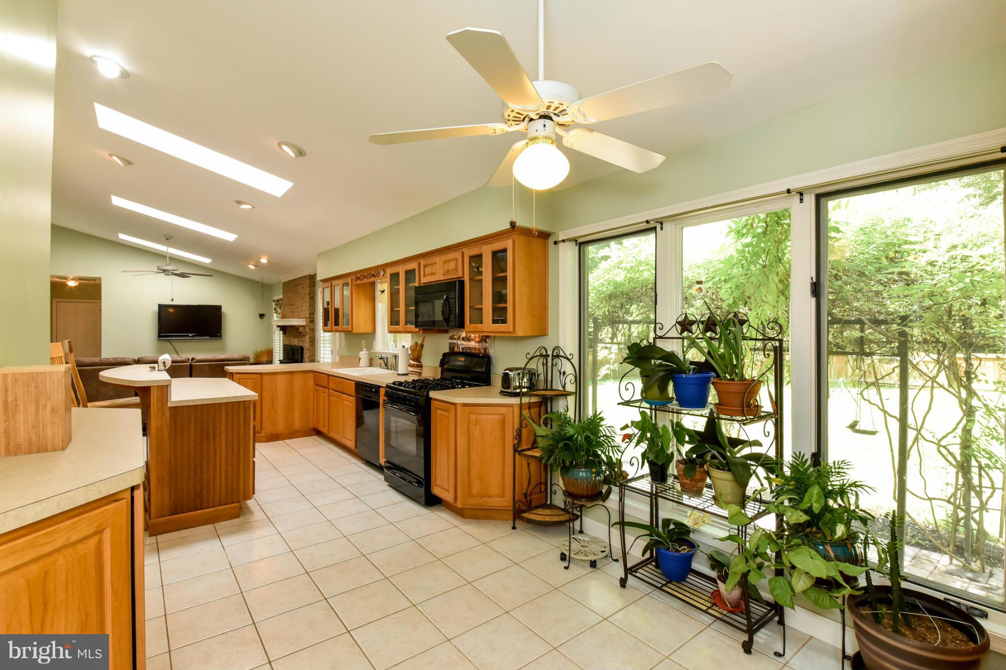 9885 Lomax Road Faulkner, MD 20632 - Photo 5 of 30 Kitchen