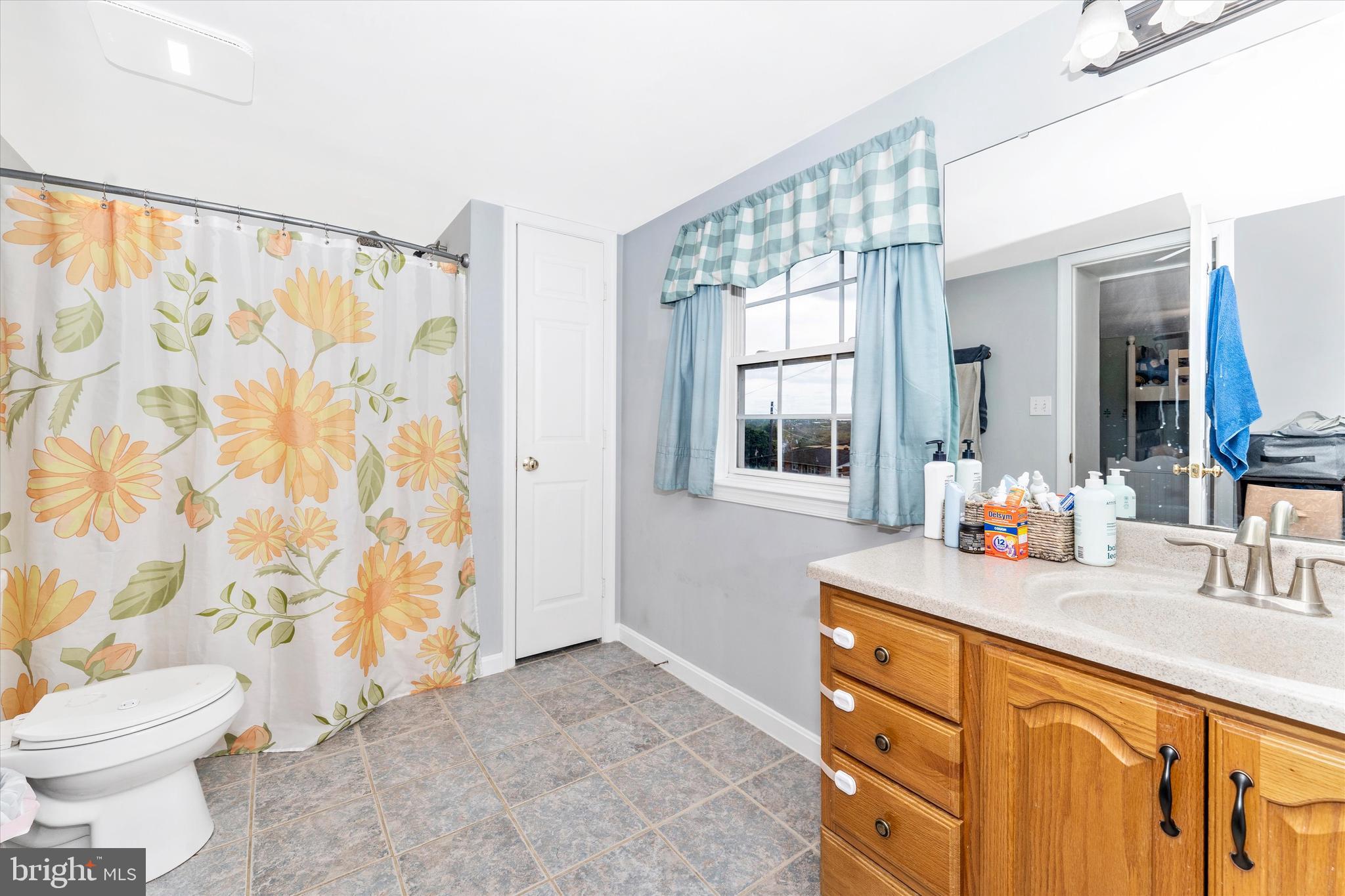 2175 Trevanion Road Taneytown, MD 21787 - Photo 19 of 50 Full Bathroom with Fresh Paint
