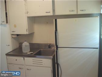 1074 South Common Road Camden, NJ 08104 - Photo 3 of 12