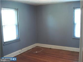1074 South Common Road Camden, NJ 08104 - Photo 5 of 12