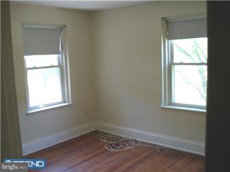 1074 South Common Road Camden, NJ 08104 - Photo 6 of 12