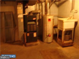 1074 South Common Road Camden, NJ 08104 - Photo 9 of 12
