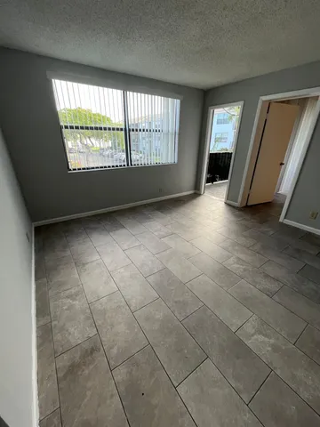 $1,495 | 718 Executive Center Drive, Unit 22, West Palm Beach, FL 33401