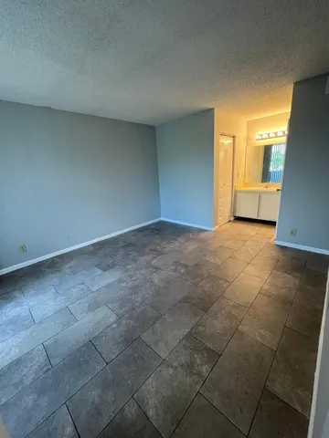 $1,495 | 718 Executive Center Drive, Unit 22, West Palm Beach, FL 33401