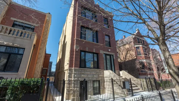 $4,500 | 2036 North Hoyne Avenue, Unit 1, Chicago, IL 60647