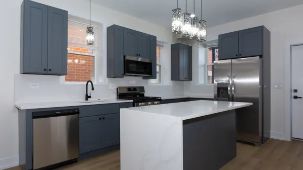 $4,500 | 2036 North Hoyne Avenue, Unit 1, Chicago, IL 60647