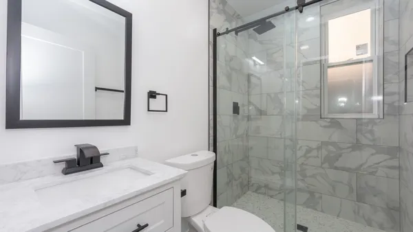 $4,500 | 2036 North Hoyne Avenue, Unit 1, Chicago, IL 60647
