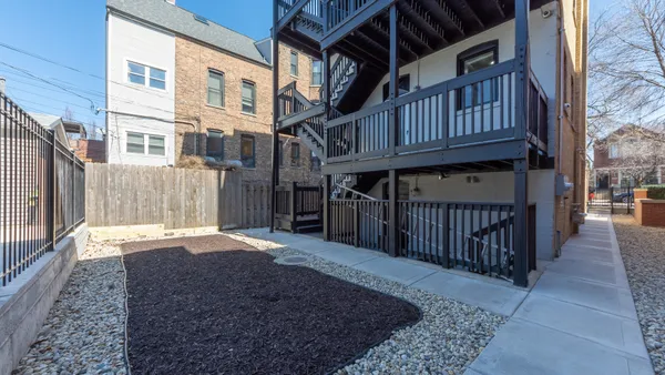 $4,500 | 2036 North Hoyne Avenue, Unit 1, Chicago, IL 60647