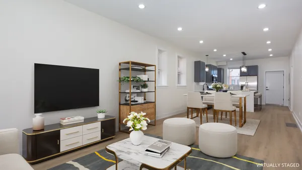$4,500 | 2036 North Hoyne Avenue, Unit 1, Chicago, IL 60647