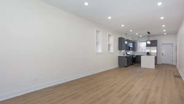 $4,500 | 2036 North Hoyne Avenue, Unit 1, Chicago, IL 60647