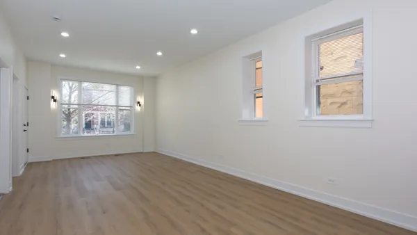 $4,500 | 2036 North Hoyne Avenue, Unit 1, Chicago, IL 60647