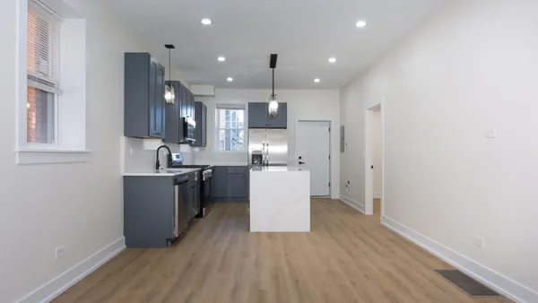$4,500 | 2036 North Hoyne Avenue, Unit 1, Chicago, IL 60647