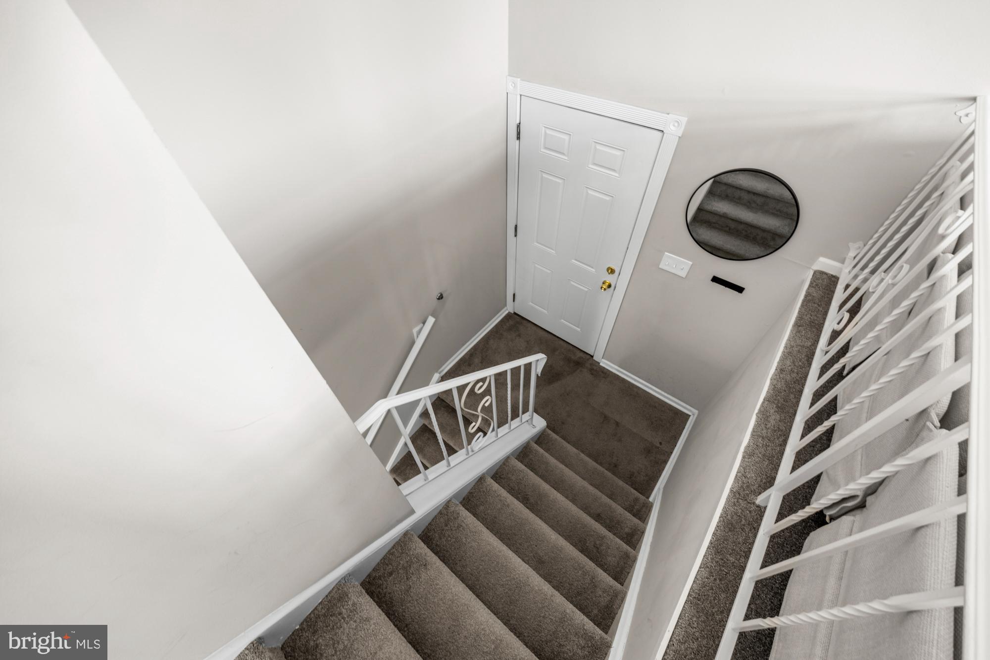 375 Swedesboro Road Gibbstown, NJ 08027 - Photo 3 of 27 Foyer
