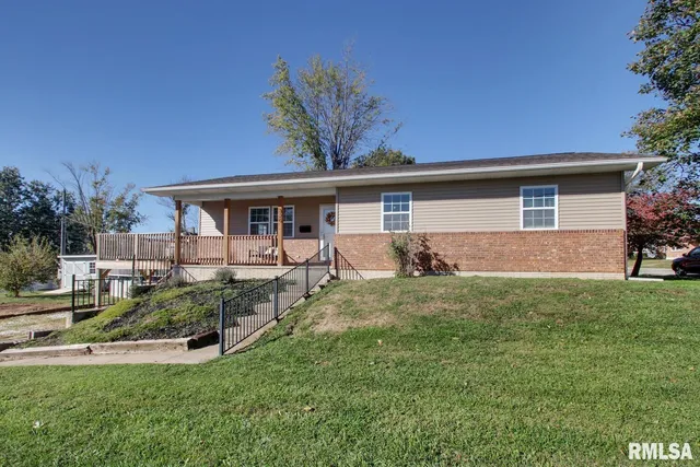$265,000 | 320 North Dickerson Street, Palmyra, MO 63461