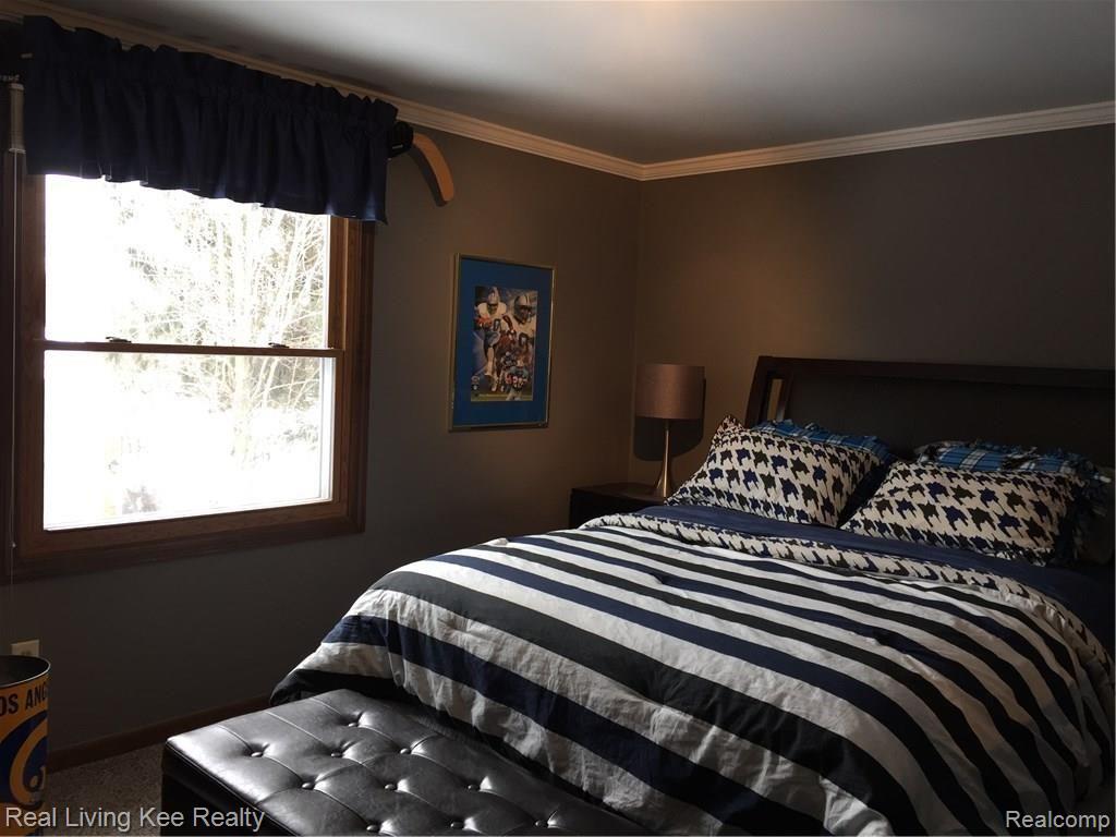 1739 Rapids Way Rochester Hills, MI 48309 - Photo 25 of 31