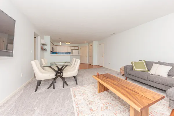 $245,000 | 1322 Heatherwood Lane, Ann Arbor, MI 48108