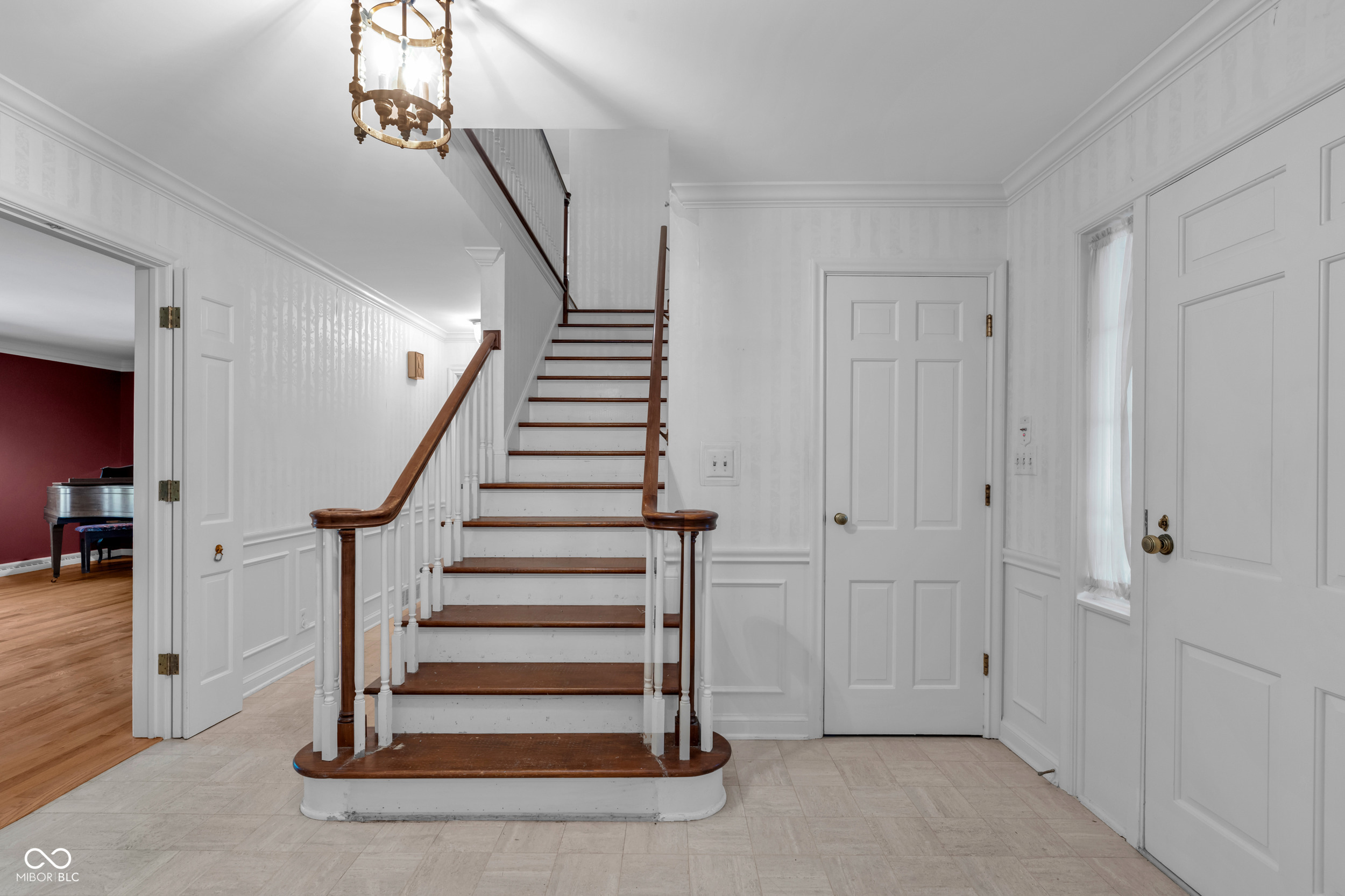 7917 Spring Mill Road Indianapolis, IN 46260 - Photo 9 of 60 Gallery Image 9