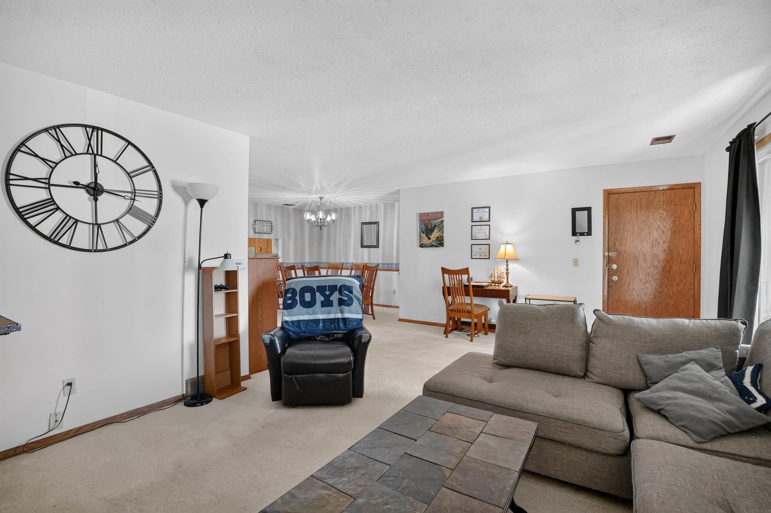 766 Russell Road, Unit 3 Waterloo, IA 50701 - Photo 4 of 24 Gallery Image 4
