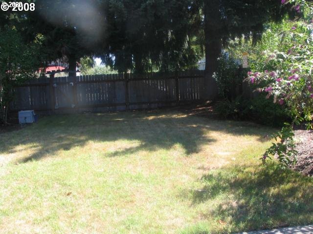 837 Kalmia Street Junction City, OR 97448 - Photo 11 of 20