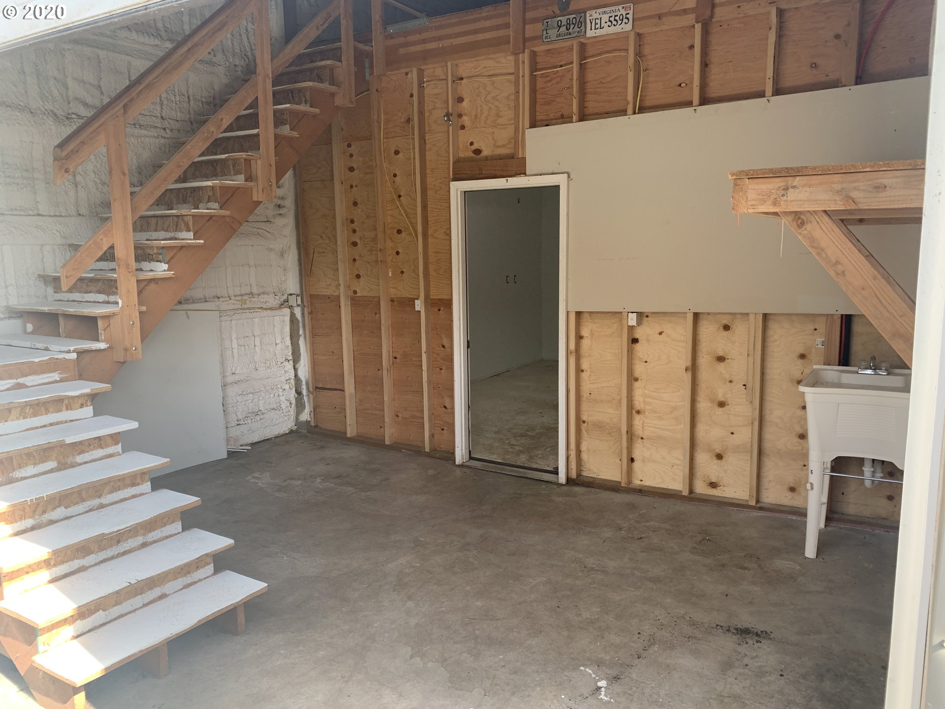 837 Kalmia Street Junction City, OR 97448 - Photo 16 of 20