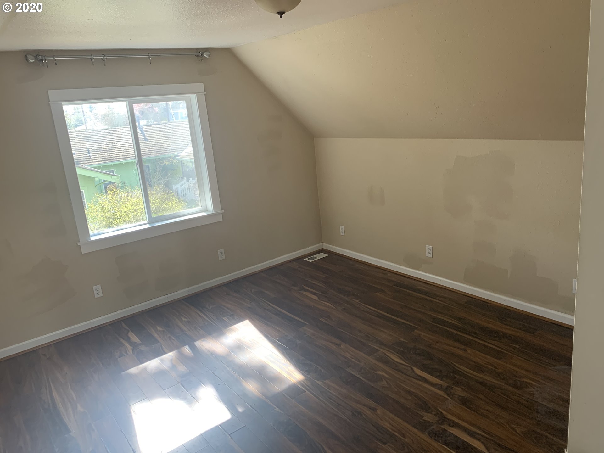 837 Kalmia Street Junction City, OR 97448 - Photo 10 of 20