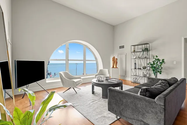 $1,615,000 | 850 North Lake Shore Drive, Unit 405, Chicago, IL 60611