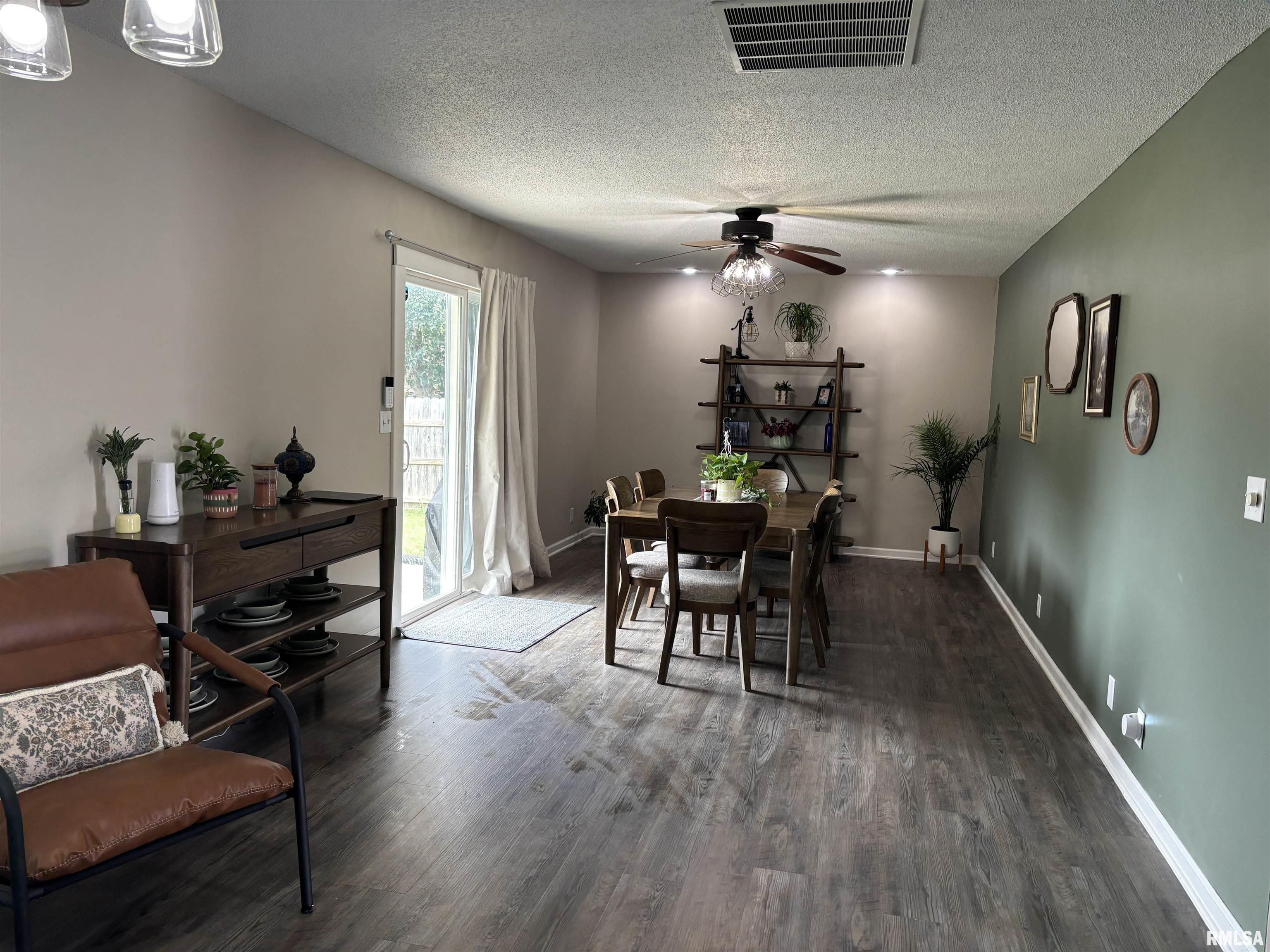 1219 6th Street Pawnee, IL 62558 - Photo 8 of 21