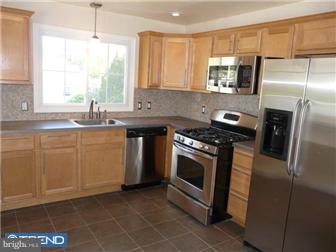 901 Crystle Road Aston, PA 19014 - Photo 3 of 12