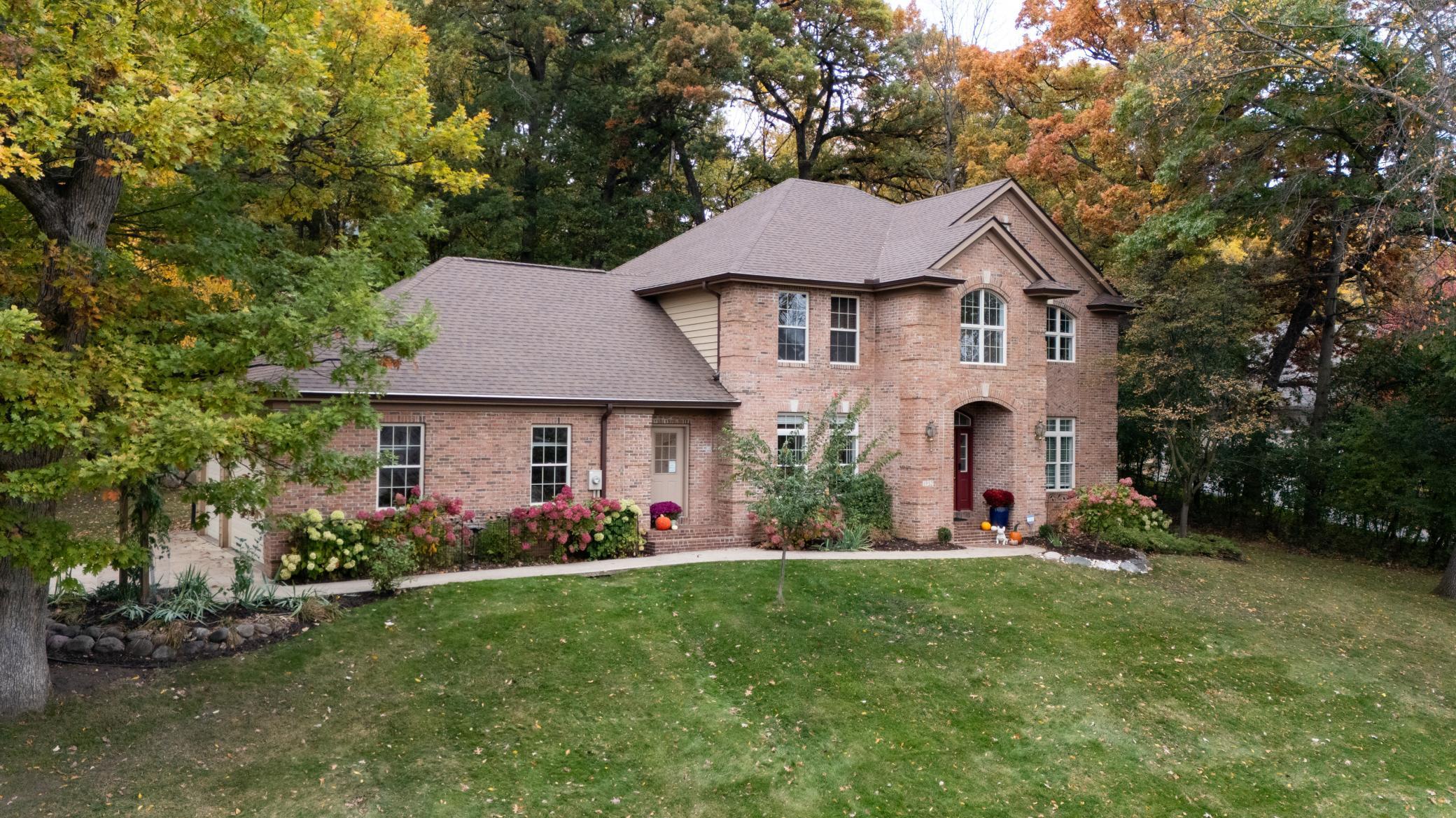 1932 Baihly Estates Lane Southwest Rochester, MN 55902 - Photo 2 of 48