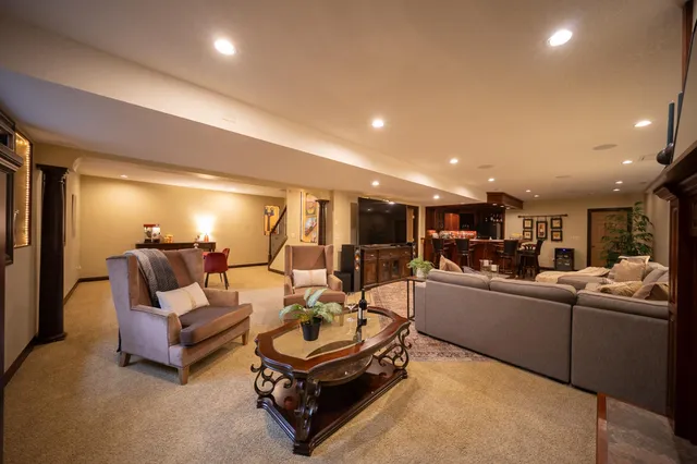 $769,900 | 1932 Baihly Estates Lane Southwest, Rochester, MN 55902