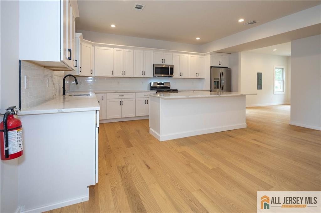 36 Sanders Road Edison, NJ 08817 - Photo 6 of 42
