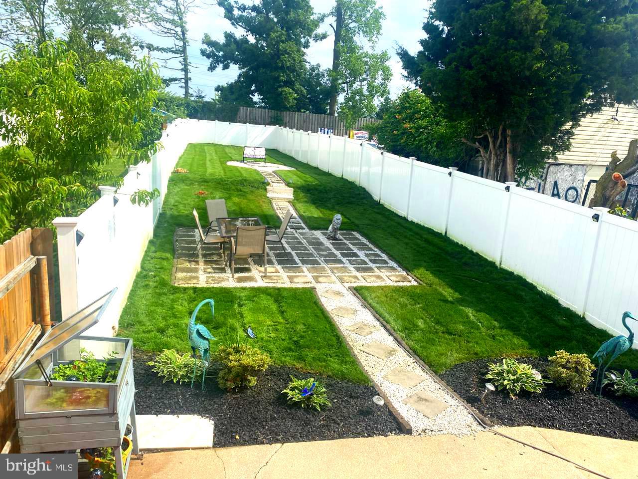 1690 Yakona Road Towson, MD 21286 - Photo 1 of 31 Backyard Oasis