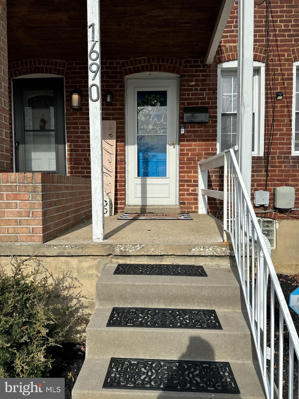 1690 Yakona Road Towson, MD 21286 - Photo 3 of 31 Front Porch