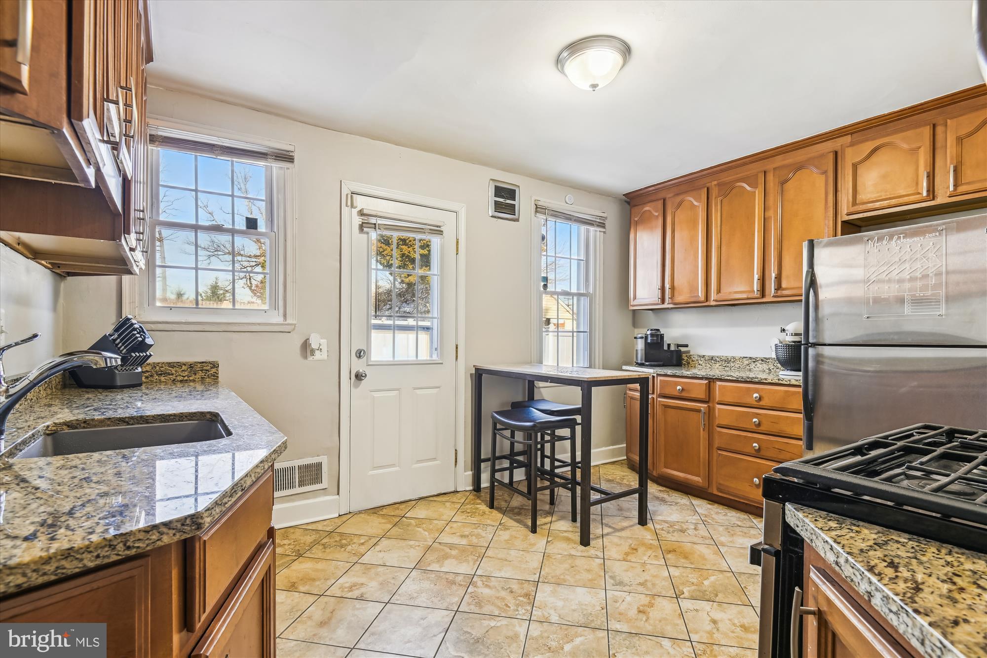 1690 Yakona Road Towson, MD 21286 - Photo 7 of 31 Granite Counters