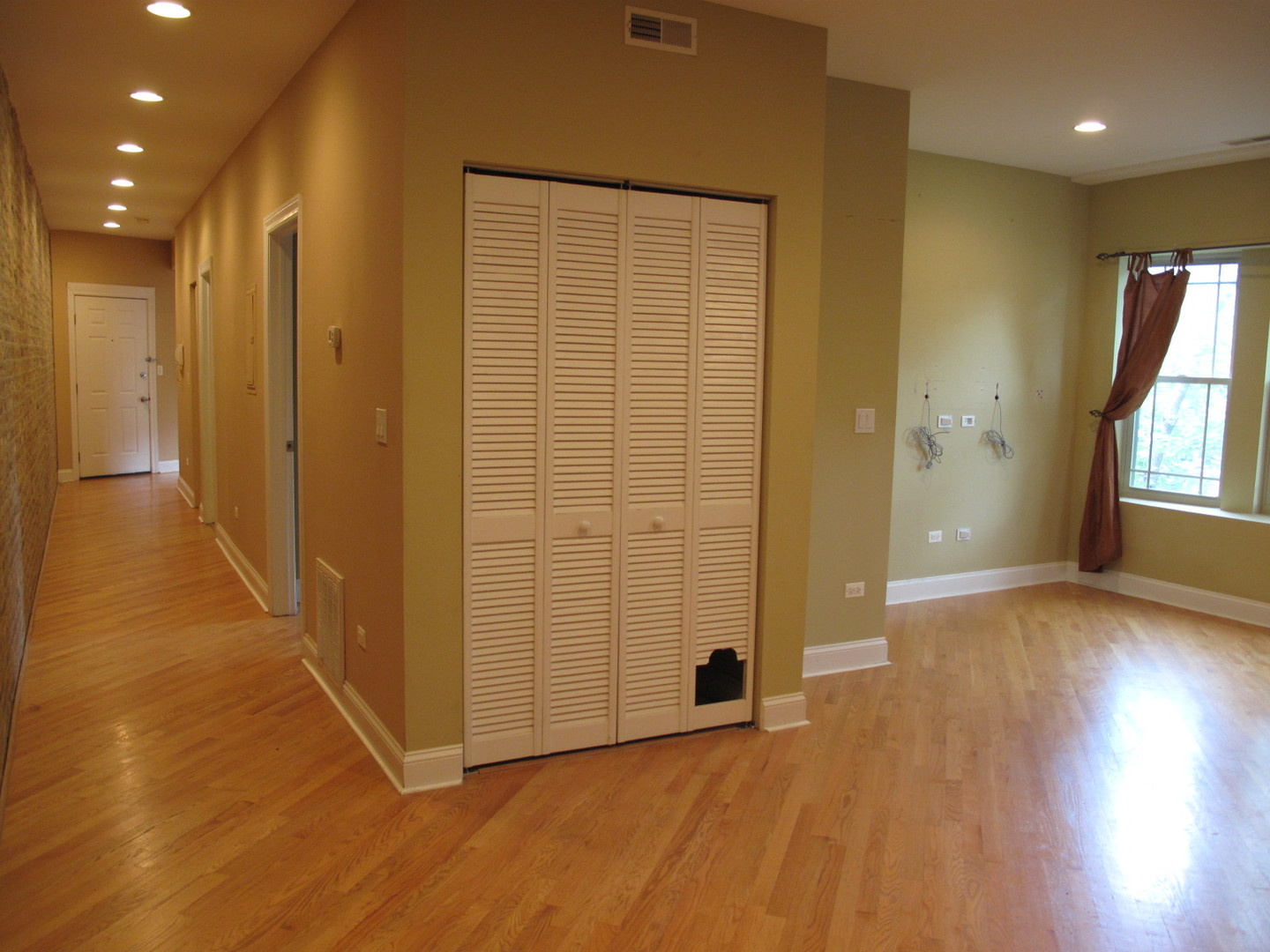 911 Maple Avenue, Unit 2N Evanston, IL 60202 - Photo 10 of 26