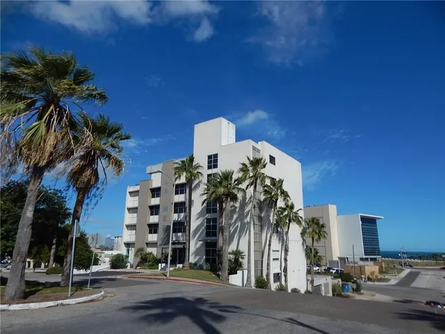 $135,000 | 520 South Chaparral Street, Unit 204, Corpus Christi, TX 78401