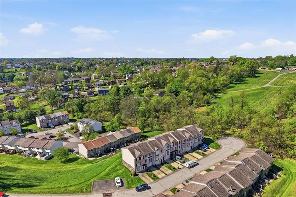 $179,000 | 307 Hamlet Court, Pittsburgh, PA 15227