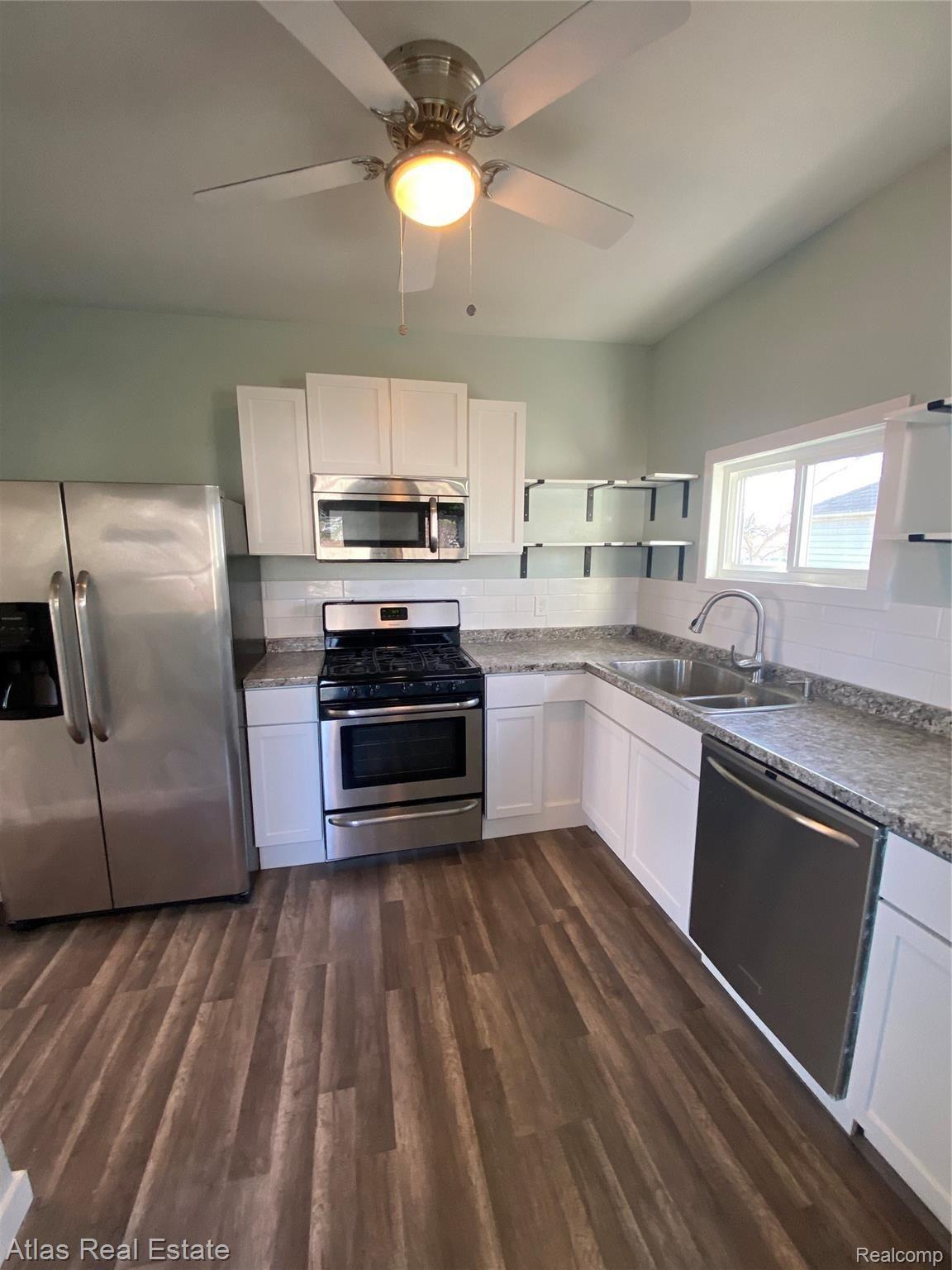 8140 South State Road Goodrich, MI 48438 - Photo 3 of 21 Kitchen