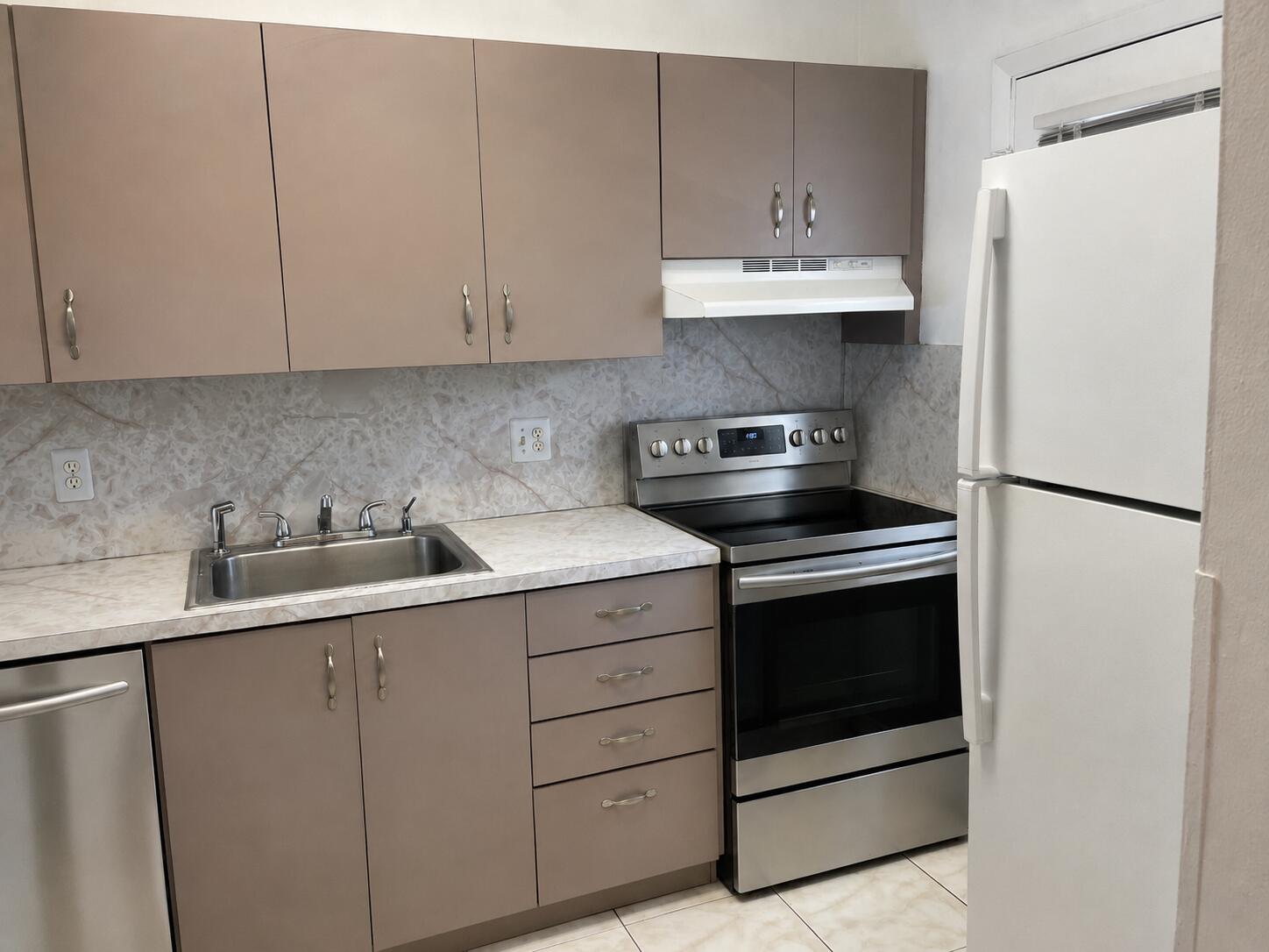 5501 Northwest 2nd Avenue, Unit 313 Boca Raton, FL 33487 - Photo 5 of 15 3e6d6378-0a27-4806-9062-2b7dd022e2e6